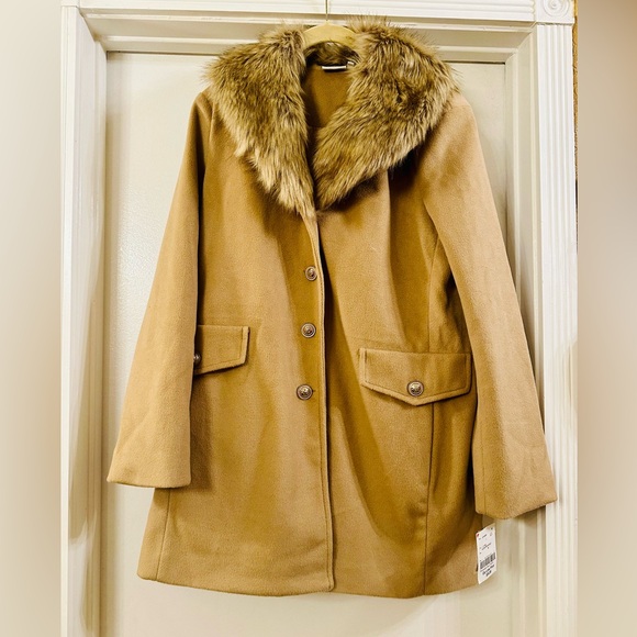 Vila coat with removable fur collar NWT.  Size S - Picture 1 of 7